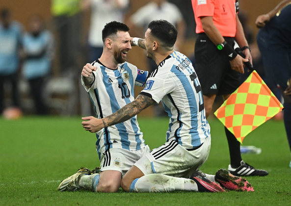 E deu Argentina! Por 4 a 2, nos pênaltis, a seleção de Lionel Messi vence a Copa do Mundo e conquista o tricampeonato mundial