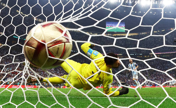 No detalhe, a cobrança de Lionel Messi que abriu as penalidades para a Argentina
