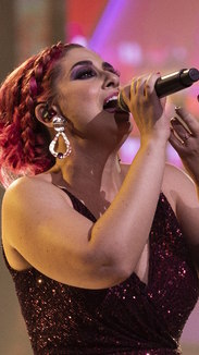 Com sucesso da música francesa, Ariane Wink faz 99 pontos na final