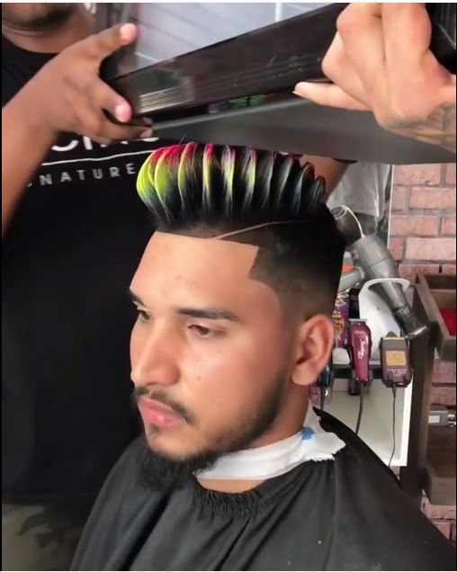 Vovó adota estilo de cabelo dos funkeiros e faz sucesso na web