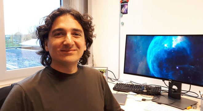 Ariel Sánchez é PhD em astronomia pela Universidade Nacional de Córdoba, na Argentina, e desde 2008 é pesquisador científico do Instituto Max Planck de Física Extraterrestre em Garching, na Alemanha