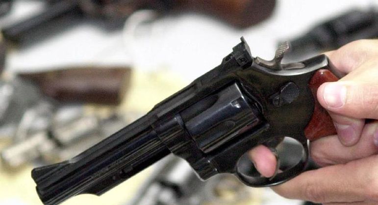 CCJ vota projeto que  regulamenta o porte de arma de fogo
