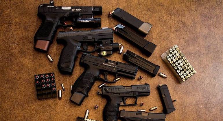 Armas de fogo; para munições, texto permite compra de até cem cartuchos carregados por ano
