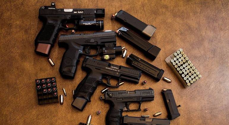 Quase 30% das armas de fogo apreendidas pela PF são de uso restrito
