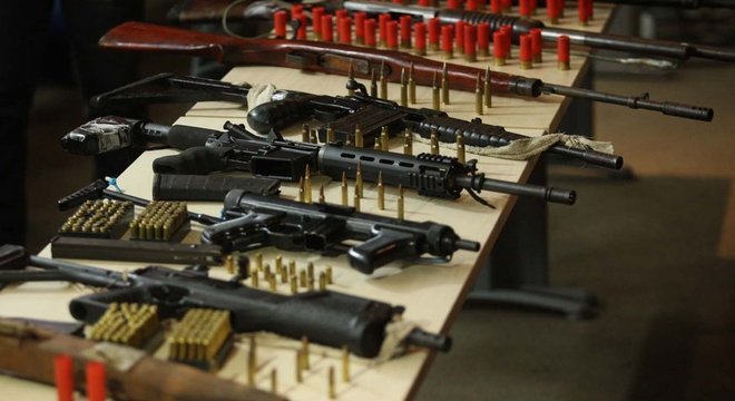 Armas e munições apreendidas pela polícia do Pará em 2018; críticos afirmam falta de marcação em munições dificultará combate ao crime 'Caos' de normas