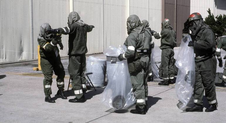 Batalhão especializado em armas químicas treina durante exercício militar