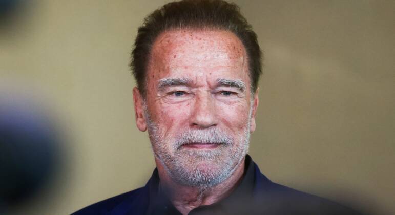 Arnold Schwarzenegger estava em baixa velocidade, mas não conseguiu frear a tempo