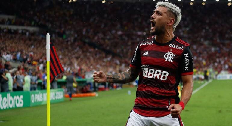 3. Arrascaeta — 50 golsO uruguaio veio para o Brasil em 2015 para defender o Cruzeiro, clube em que ficou até 2019. Posteriormente, foi para o Flamengo — onde está até hoje e é considerado ídolo