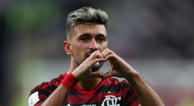 Arrascaeta abriu o placar para a virada do Flamengo
