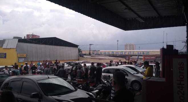 Grupo com crianças levou mercadorias de supermercado no Itaim Paulista