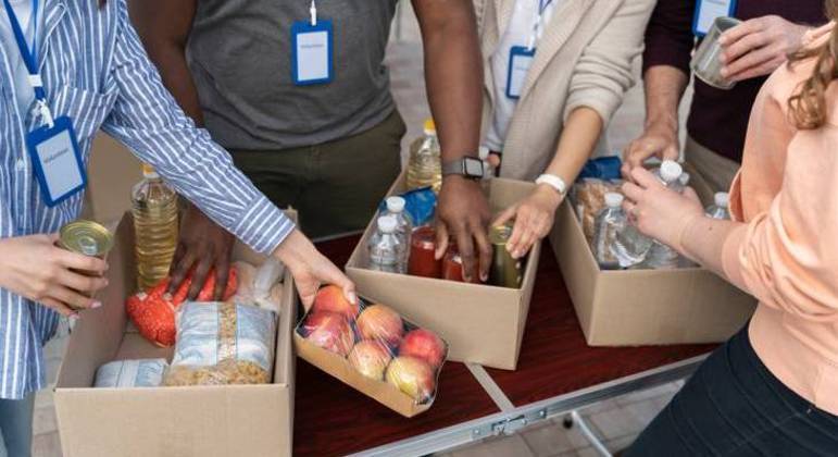 Cruz Vermelha de São Paulo está arrecadando alimentos para fazer cestas de Natal