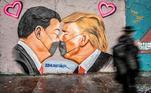 Arte de rua com temática do coronavírus em Berlim, Alemanha