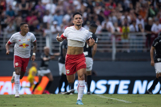  Artur jogador do Bragantino comemora seu gol durante partida contra o Corinthians no estádio Nabi Abi Chedid pelo campeonato Paulista 2023