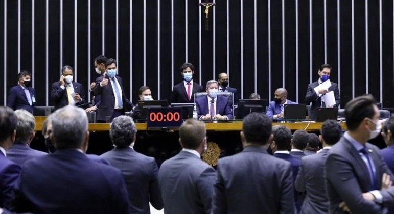 PEC dos Precatórios: líderes reavaliam decisão de votar segundo turno nesta terça