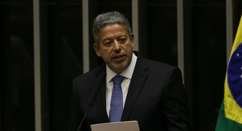 Arthur Lira, presidente da Câmara dos Deputados, discursa na tribuna da Casa