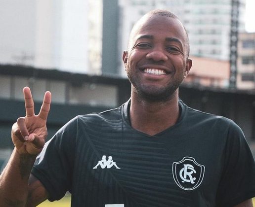 Artilheiro dos times de base do Santos, Victor Andrade despontou para o futebol brasileiro como o “Novo Robinho”. Após algumas temporadas sem destaque, o atacante disputa a Série B com o Remo