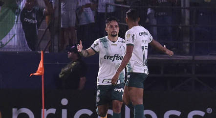 Artur comemorando gol pelo Palmeiras