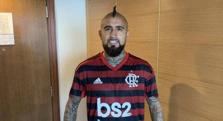 Vidal já vestiu a camisa do Flamengo e mostrou apoio ao clube mais de uma vez. Ele também já revelou que gostaria de atuar no Rubro-Negro e jogar no Maracanã