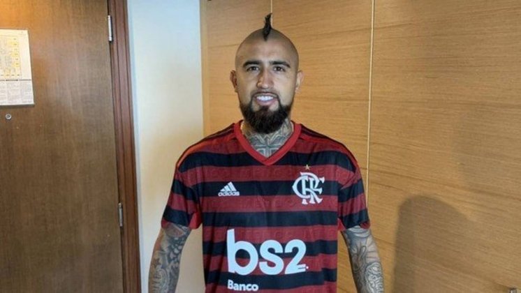 Vidal já vestiu a camisa do Flamengo e mostrou apoio ao clube mais de uma vez. Ele também revelou que gostaria de atuar no Rubro-Negro e jogar no Maracanã
