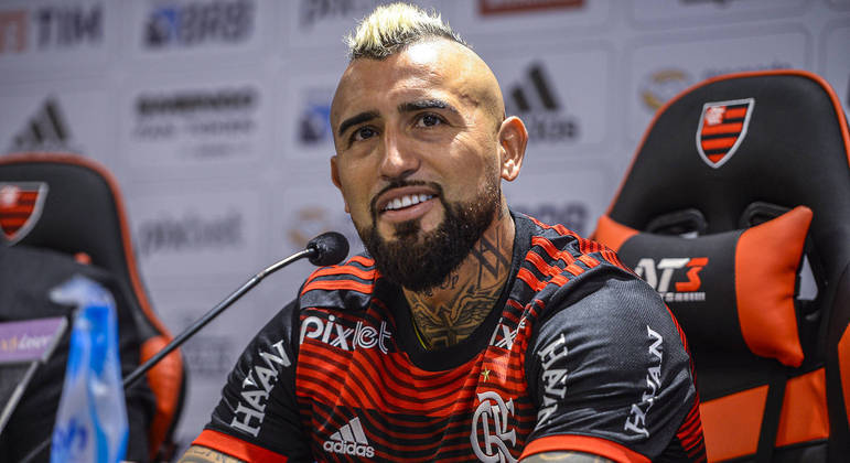 Vidal faz estreia pelo Flamengo, contra Avaí