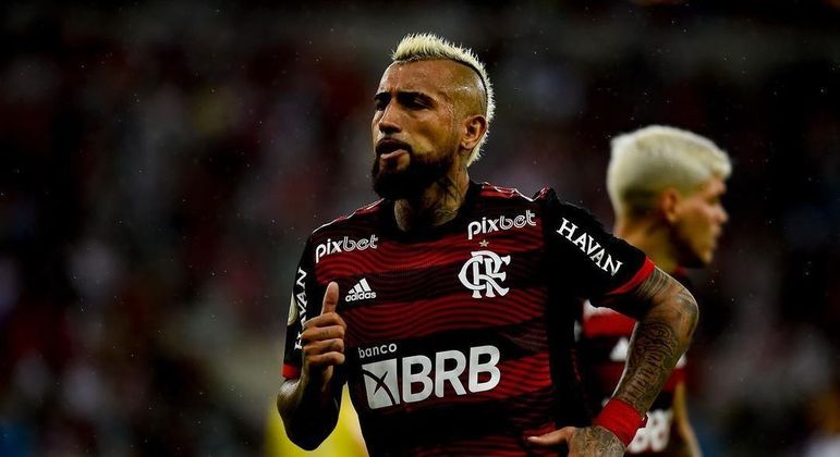 Vidal deve voltar ao time titular do Flamengo na Libertadores