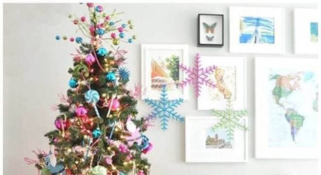 arvore de natal rosa com azul claro