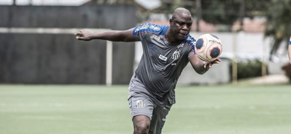 Arzul trabalha no Santos h 20 anos e comeou na base