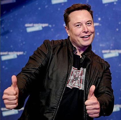 As ações estão no nome da empresa Elon Musk Revocable Trust, que tem só o bilionário como dono. Agora, ele é o maior acionista do Twitter e pode mudar alguns rumos da empresa. Hoje, uma ação da rede social vale cerca de 50 dólares (250 reais). 