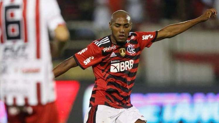 As crias do Flamengo arrancaram um empate com o Bangu na noite desta terça-feira. A falta de entrosamento era latente. No entanto, o desempenho de alguns jogadores do setor ofensivo foi o ponto alto do jogo. Lorran foi o principal destaque.