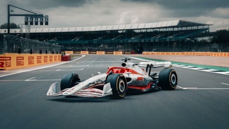 As equipes trabalham para seguir as novas regras, mas sempre em busca de furos no regulamento. Através disso, é possível que a pré-temporada de fevereiro seja realizada com outras novidades inesperadas em alguns detalhes. Veja mais fotos do novo carro da F1!