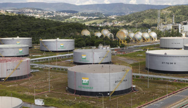 As exportações de petróleo da Petrobras no primeiro trimestre de 2022 ficaram em 543 mil barris por dia, aumento de 6,3% em relação aos três primeiros meses do ano passado. 