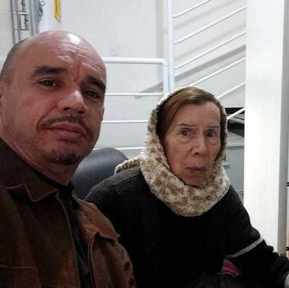 Mary falou também como a doença foi apagando aos poucos a memória da irmã. 'Ela estava feliz. Mas nós, eu e os músicos, estávamos percebendo a evolução da doença. Quem mais sentiu nessa história fomos nós por conta dessa situação de ela estar regredindo'