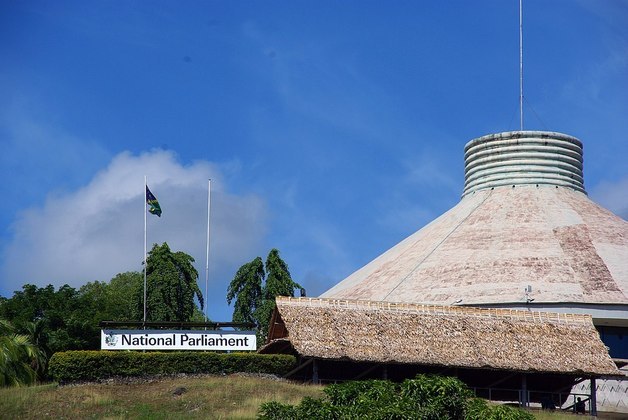 As Ilhas Salomão têm 599 mil habitantes em 28 mil km². Capital: Honiara. 