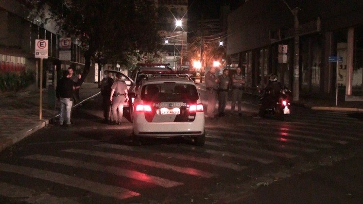  A polícia confirmou que três pessoas morreram após a ação violenta da madrugada desta segunda na cidade do interior de São Paulo