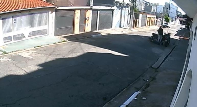 Assalto ocorreu na rua Corónda, no bairro Vila Marieta, na manhã desta segunda (19)