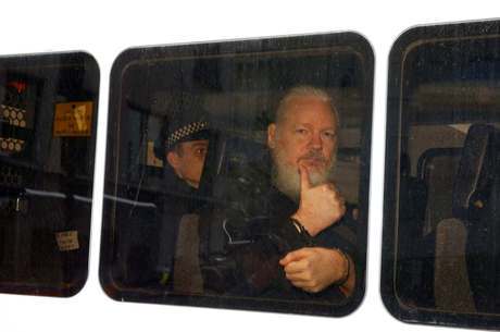 Julian Assange foi preso no dia 11 de abril