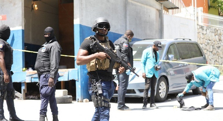 Polícia teria capturado os suspeitos durante uma tentativa de fuga
