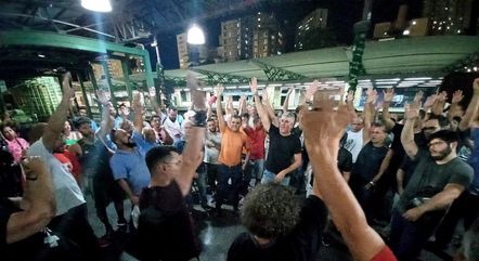Assembleia dos metroviários decidiu pela paralisação total