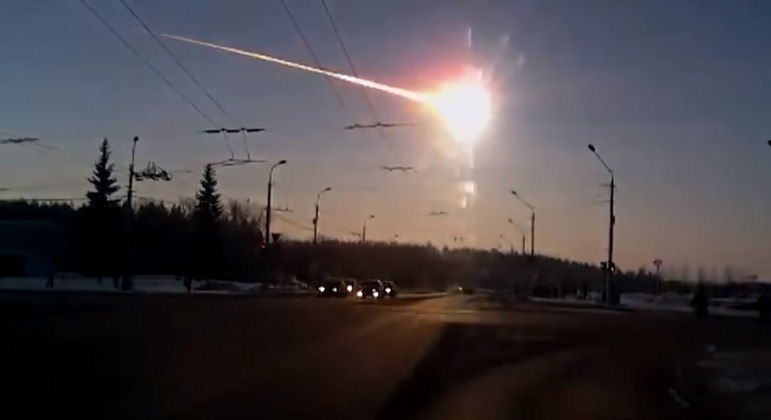 É mais fácil ser atingido por um meteorito do que ganhar a Mega - Notícias  - R7 Brasília