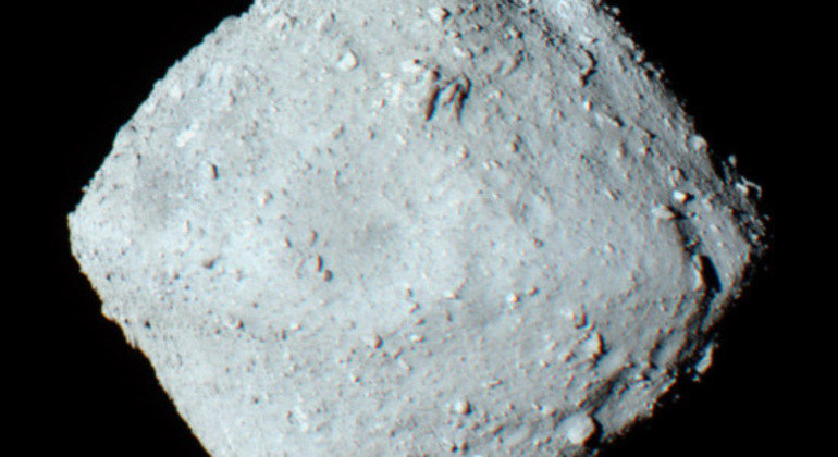 5,4 gramas de grãos rochosos do asteroide Ryugu estão sendo estudadas desde 2020