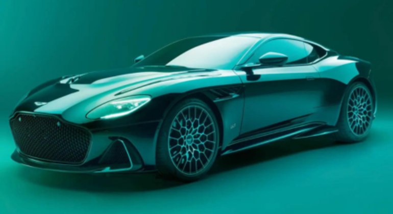 1. Aston Martin DBX707O carro de luxo de cerca de R$ 1,6 milhão é uma máquina: vai de 0 a 100 km/h em 3,3 segundos. É o SUV mais rápido do mundo, com velocidade máxima de 311 km/h. O automóvel tem 707 cv de potência e porta-malas de 687 litros