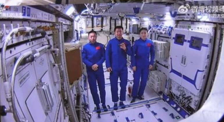 Três astronautas chineses estão na nova estação espacial na órbita da Terra neste momento