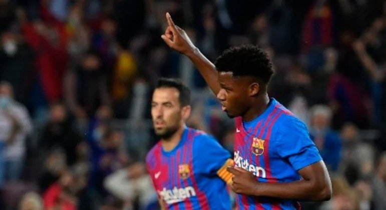 Atacante: Ansu Fati (Barcelona) - 60 milhões de euros (R$ 388 milhões) / Rodrygo (Real Madrid) - 35 milhões de euros (R$ 226,3 milhões)