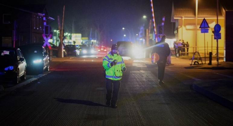 Há vários anos, as autoridades alemãs estão em alerta pela ameaça jihadista, sobretudo, desde que um atentado com um caminhão reivindicado pelo grupo Estado Islâmico matou 12 pessoas em Berlim, em dezembro de 2016. Foi o mais mortal já ocorrido em solo alemão