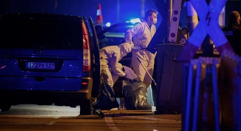 O ataque ocorreu em um trem regional que liga as cidades de Kiel e Hamburgo, afirmou um porta-voz da polícia de Flensburg