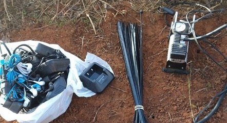 Criminosos também abandonaram materiais na fuga