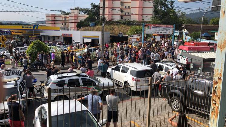 O crime ocorreu na manh desta quarta-feira (5), no CEI localizado na rua dos Caadores, no bairro da Velha, em Blumenau (SC)