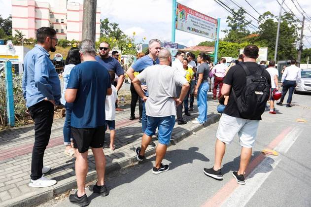 'Estamos desolados com a tragdia ocorrida no dia de hoje no nosso ambiente escolar, sofrendo terrivelmente', afirmou a CEI(Centro Educacional Infantil) Cantinho Bom Pastor em uma nota de pesar publicada nas redes sociais