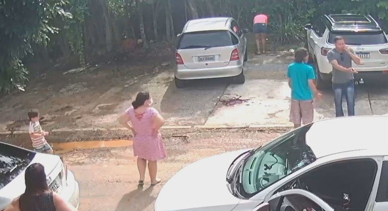 O ataque ocorreu na frente da casa da vítima, em Planaltina (DF)