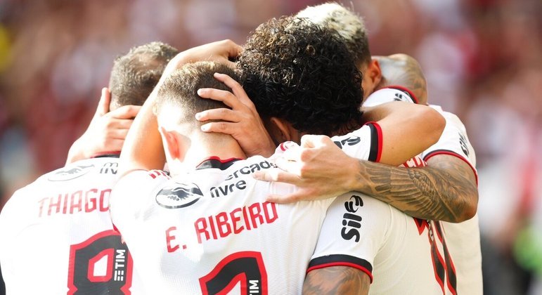 Ataque do Flamengo tem se mostrado arrasador no início da temporada